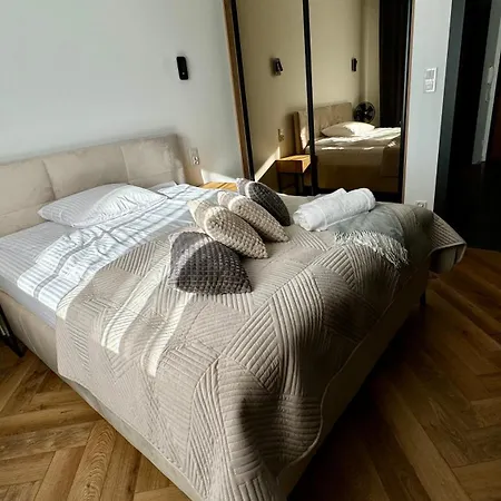 Forum Apartment *